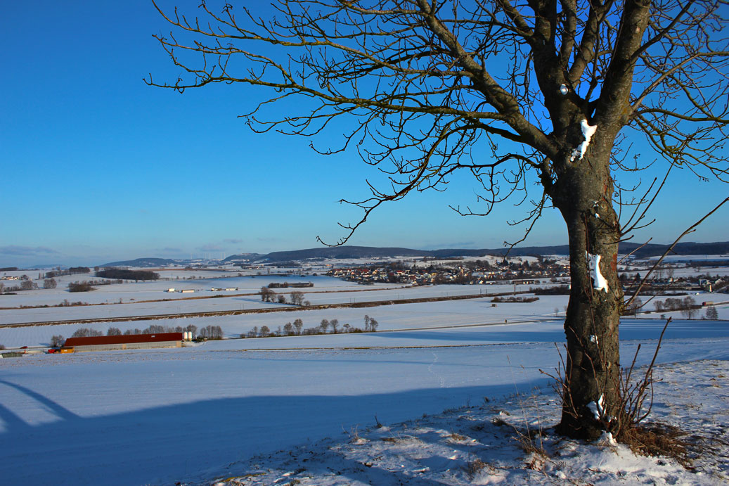 Die Landschaft im Winter bei Wettelsheim 29 fuer comercial Fotos und Bilder.