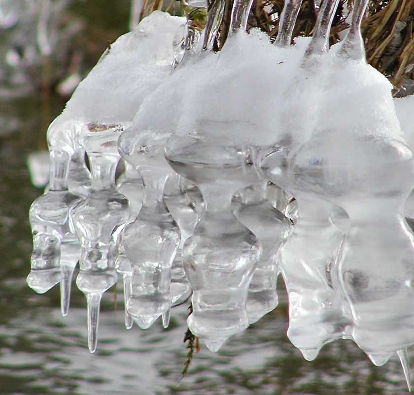 Das Foto der Texturen Schnee und Eisgebilde, Eiszapfen 13 für comercial Fotos und Bilder.